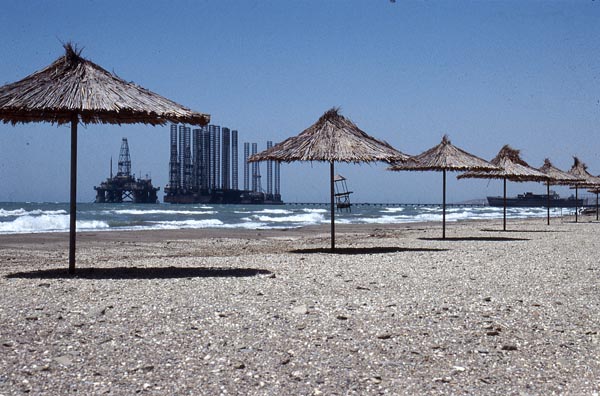 Shikhov beach, Baku, Azerbaijan © Wieland De Hoon, 2001